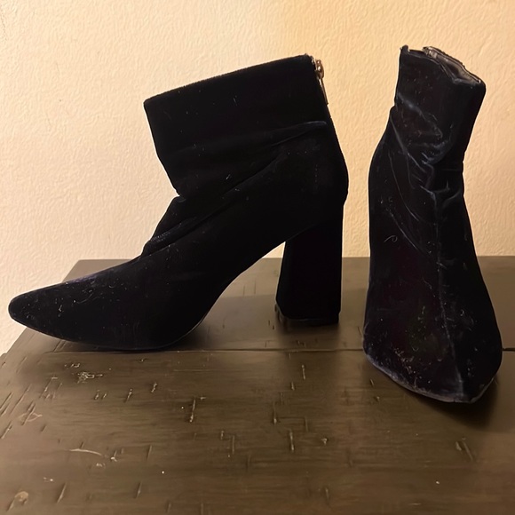 Blue Velvet Booties ASOS DAISY SIREE out of stock online - Picture 2 of 8